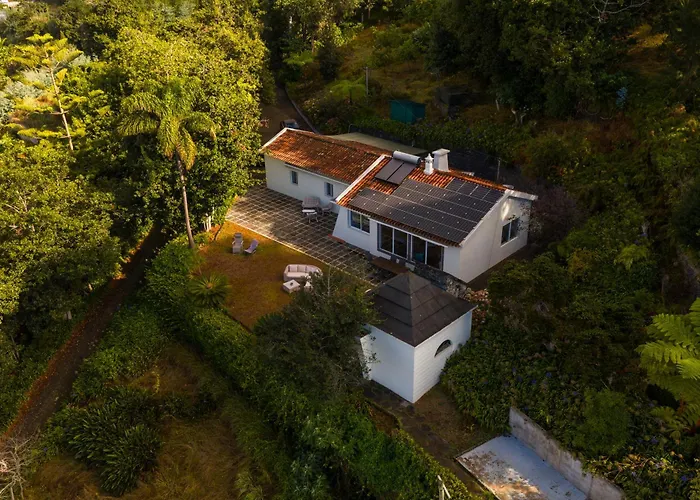 Natural Oasis With Panoramic View & Bio-diverse 9 950m2 Garden * Funchal (Madeira)