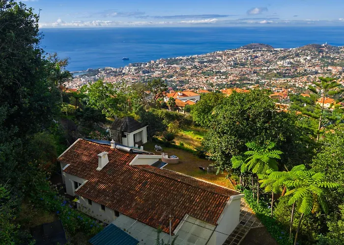 Natural Oasis With Panoramic View & Bio-diverse 9 950m2 Garden * Funchal (Madeira)
