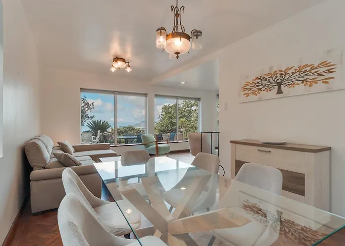 Natural Oasis With Panoramic View & Bio-diverse 9 950m2 Garden * Funchal (Madeira)