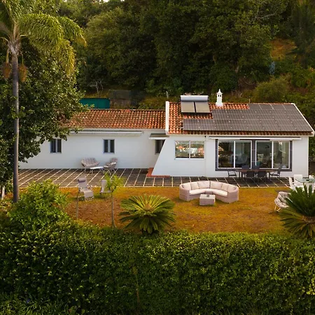 Natural Oasis With Panoramic View & Bio-diverse 9 950m2 Garden 빌라 푼샬