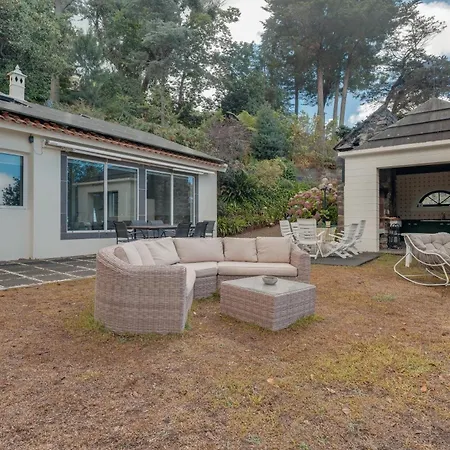 Natural Oasis With Panoramic View & Bio-diverse 9 950m2 Garden 빌라 푼샬