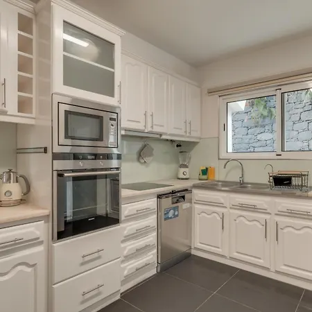 Natural Oasis With Panoramic View & Bio-diverse 9 950m2 Garden * 푼샬