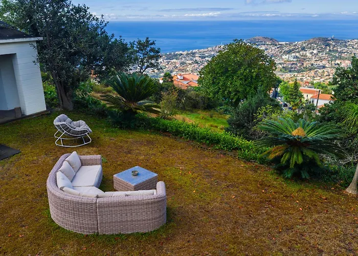 Natural Oasis With Panoramic View & Bio-diverse 9 950m2 Garden Willa *