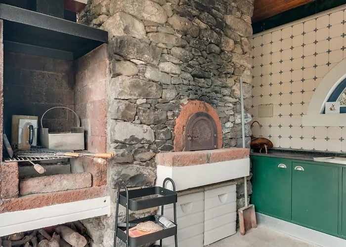 Natural Oasis With Panoramic View & Bio-diverse 9 950m2 Garden *