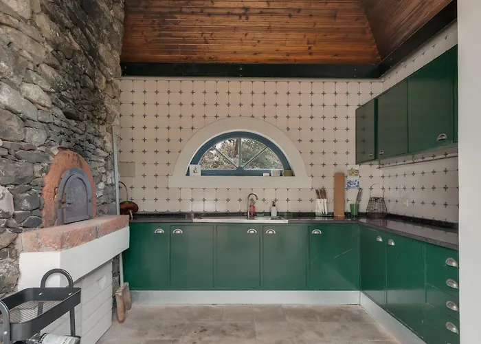 Willa Natural Oasis With Panoramic View & Bio-diverse 9 950m2 Garden