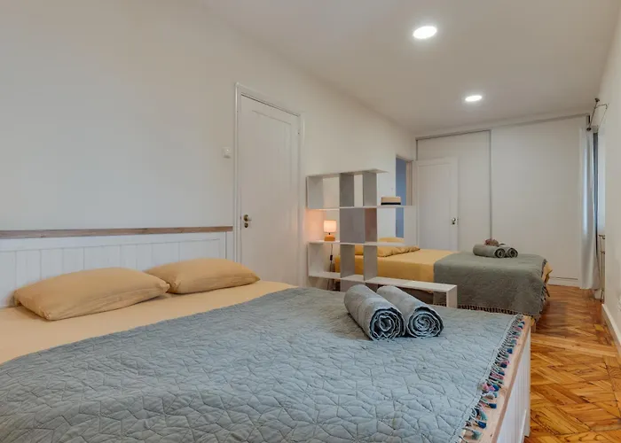 Natural Oasis With Panoramic View & Bio-diverse 9 950m2 Garden Willa Funchal (Madeira)