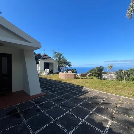 Natural Oasis With Panoramic View & Bio-diverse 9 950m2 Garden * Funchal (Madeira)