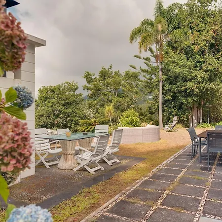 Villa Natural Oasis With Panoramic View & Bio-diverse 9 950m2 Garden