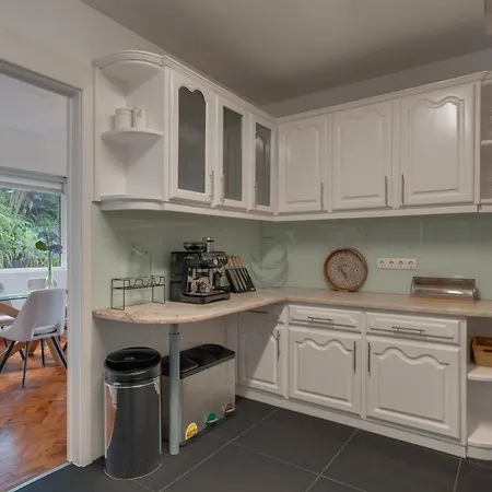 Villa Natural Oasis With Panoramic View & Bio-diverse 9 950m2 Garden Funchal (Madeira)