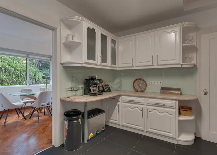 Villa Natural Oasis With Panoramic View & Bio-diverse 9 950m2 Garden Funchal (Madeira)