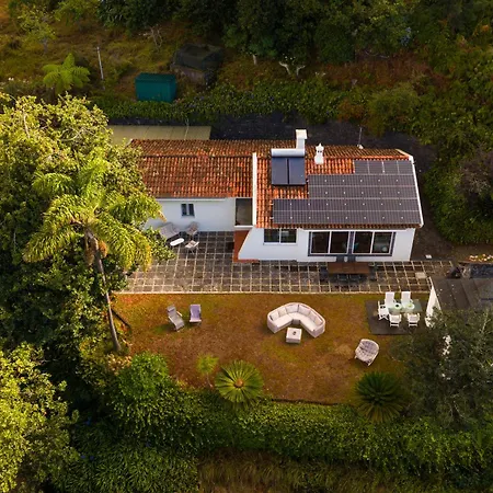 别墅 Natural Oasis With Panoramic View & Bio-diverse 9 950m2 Garden 丰沙尔