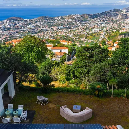 Natural Oasis With Panoramic View & Bio-diverse 9 950m2 Garden 丰沙尔